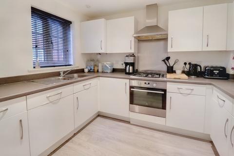 16 Setters Way, Roade, Northampton, NN7 2QQ