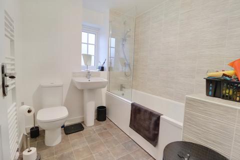 16 Setters Way, Roade, Northampton, NN7 2QQ
