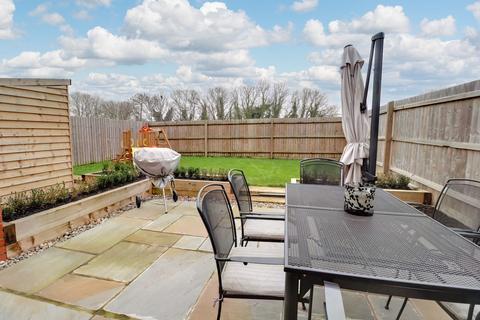 16 Setters Way, Roade, Northampton, NN7 2QQ