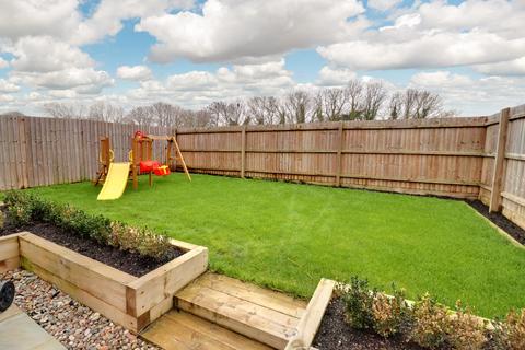 16 Setters Way, Roade, Northampton, NN7 2QQ
