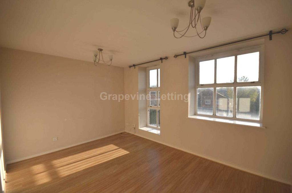 Clapham Park Road Clapham 1 bed apartment £1,500 pcm (£346 pw)