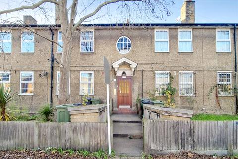 3 bedroom apartment to rent - St. Gothard Road, West Norwood, SE27