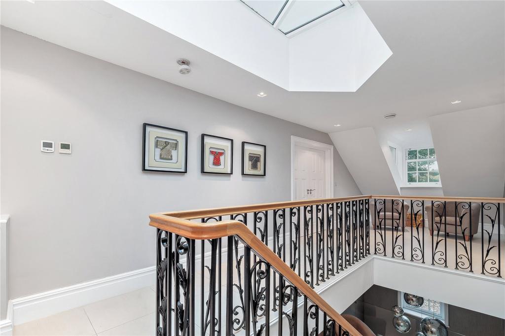 2nd Floor Landing
