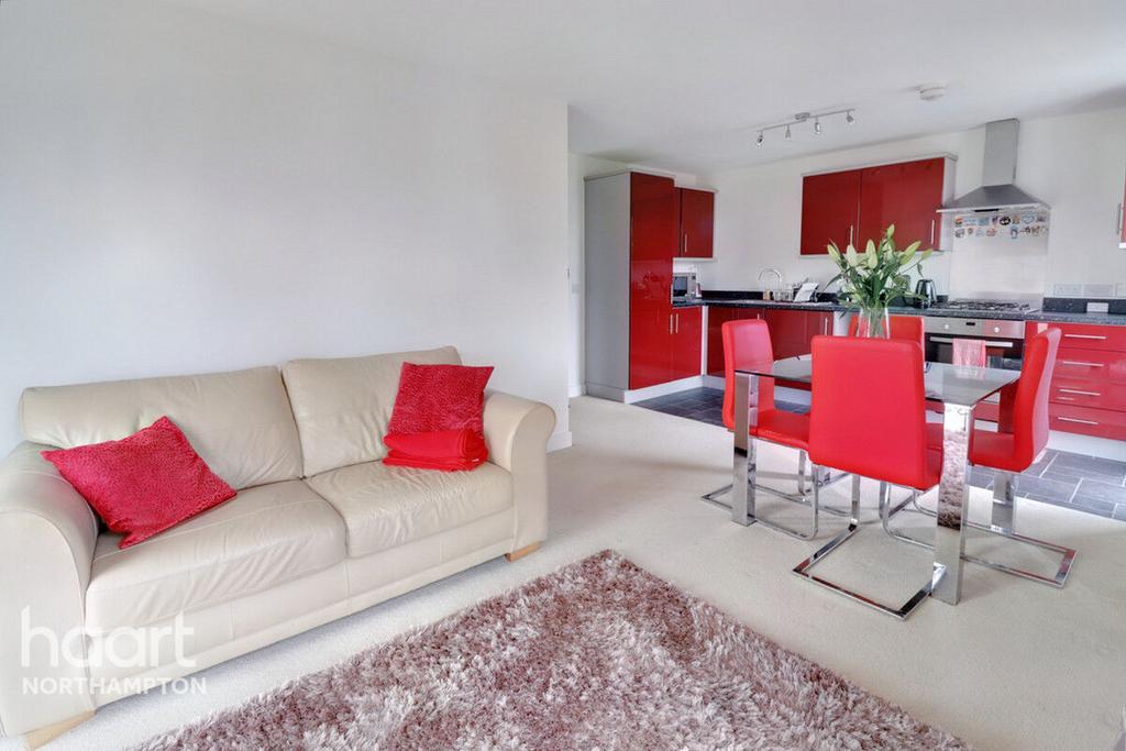 Gifford Lane, Northampton 2 bed apartment £180,000