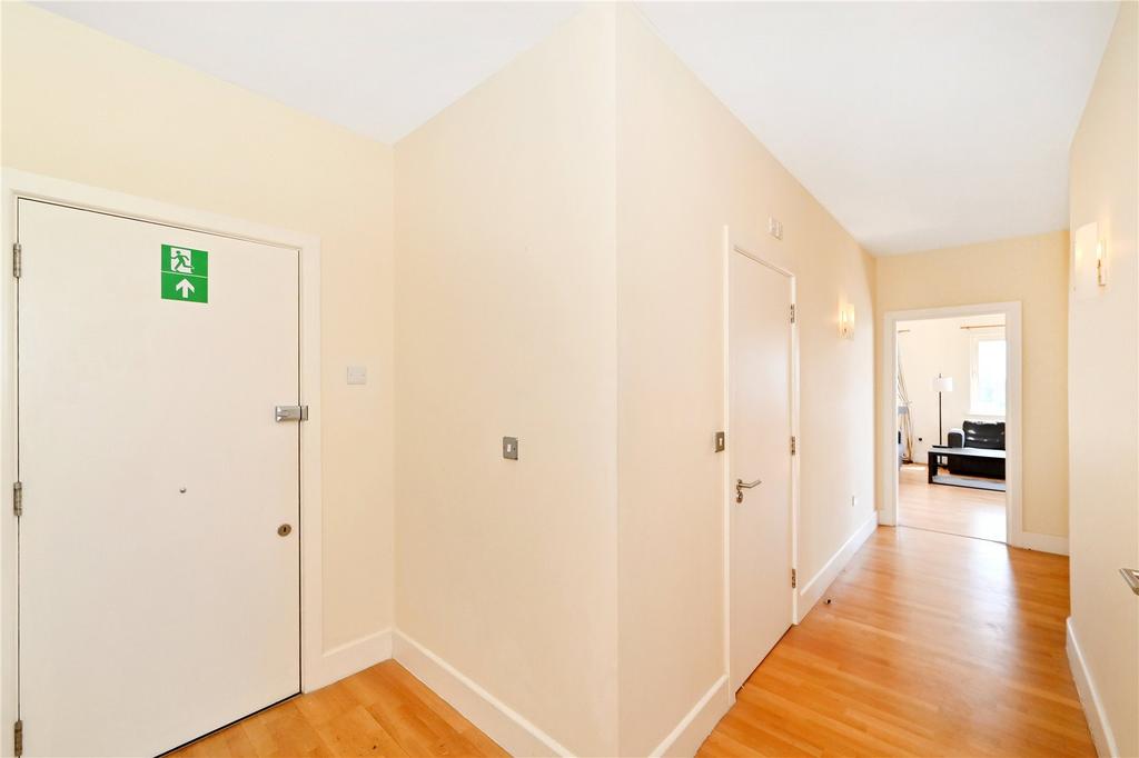 Apartment in London - More