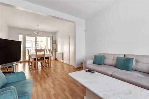 3 bedroom end of terrace house for sale - Norfolk Avenue, Palmers Green, London, N13