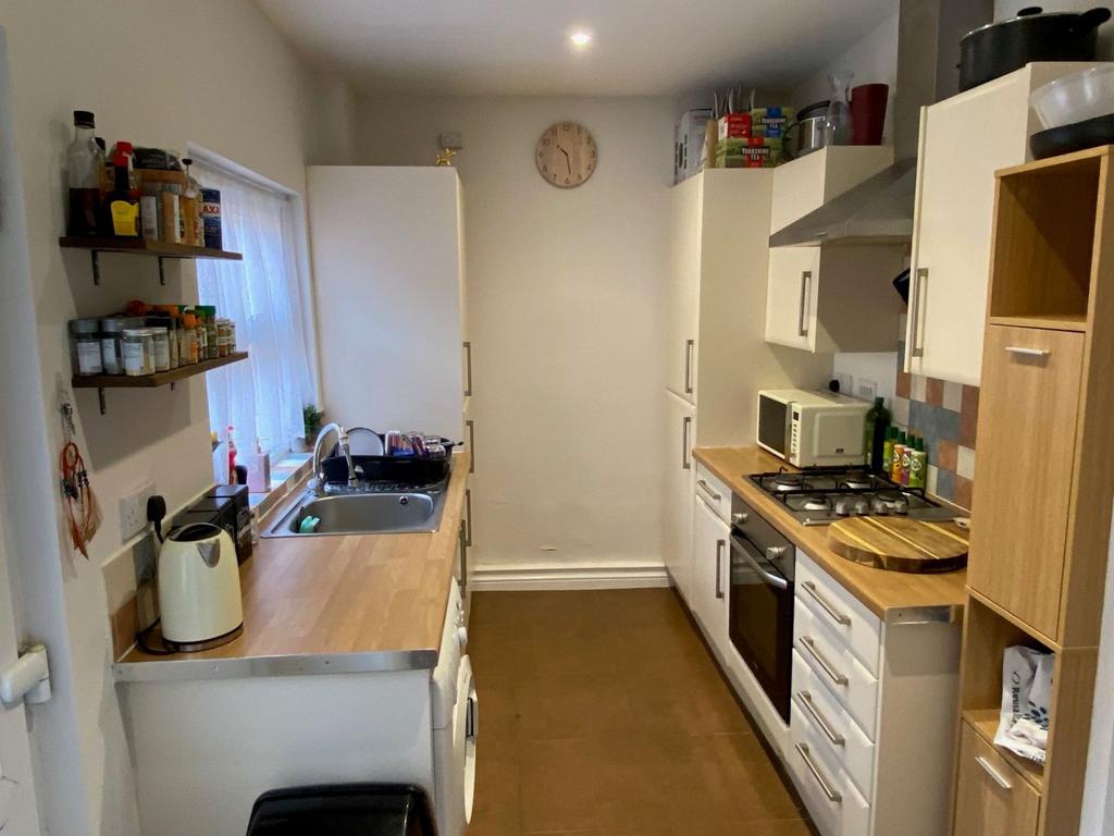 Terrace, The Mounts, Northampton NN1 3LD 2 bed terraced house