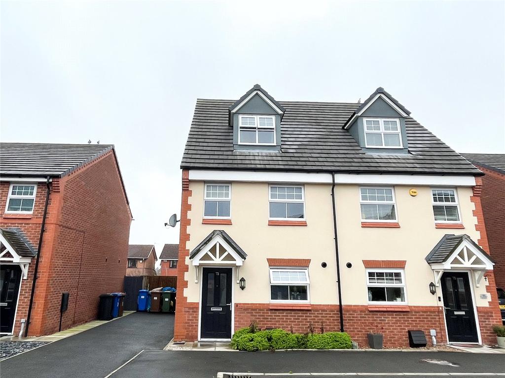 Eason Way, AshtonunderLyne, Greater... 3 bed semidetached house £