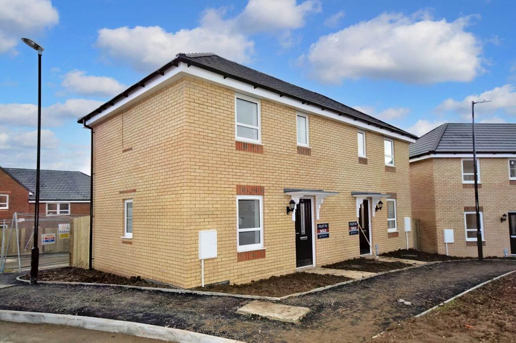 Angelica Grove, Newport PO30 2 bed semidetached house £825 pcm (£190 pw)