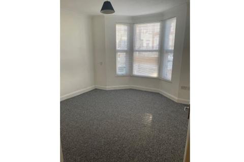 2 bedroom flat to rent - Heygate Avenue Southend-on-Sea SS1 2AR