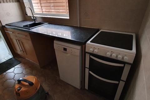3 bedroom terraced house to rent - East Ham, E6