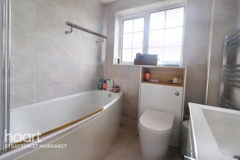 99 Elmore, Swindon, SN3 3TN