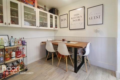 99 Elmore, Swindon, SN3 3TN