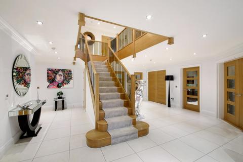 80 Fulmer Drive, Gerrards Cross, SL9 7HE