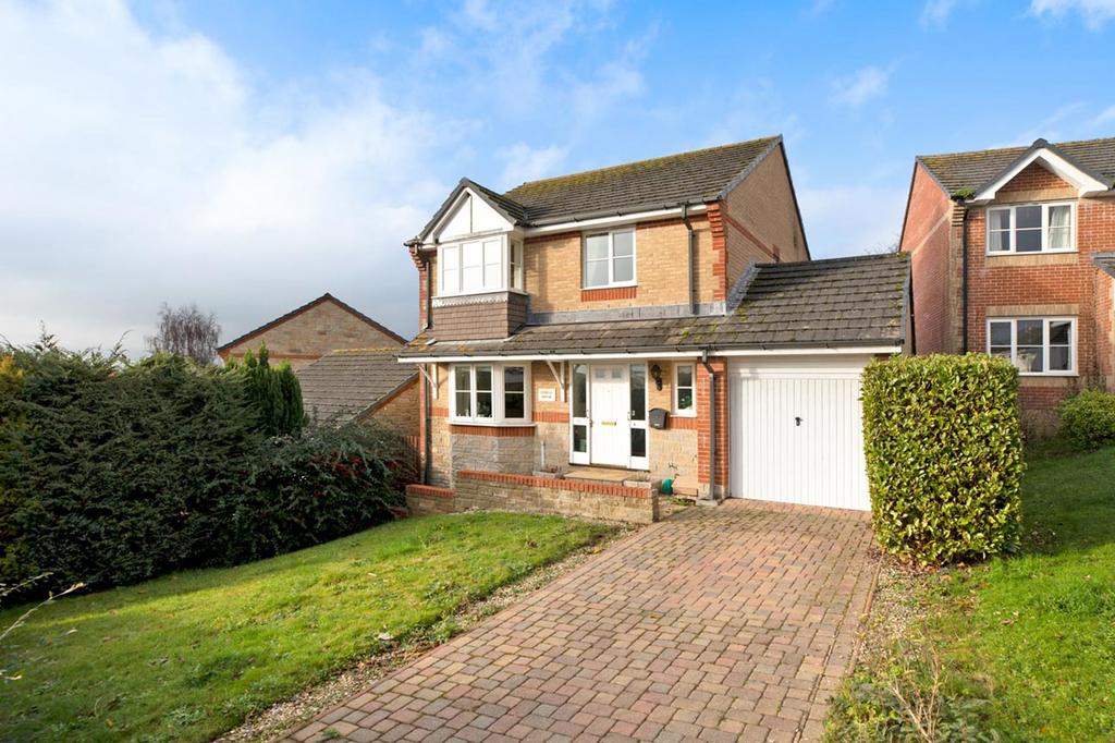 De Tracey Park, Bovey Tracey, TQ13 4 bed detached house £440,000