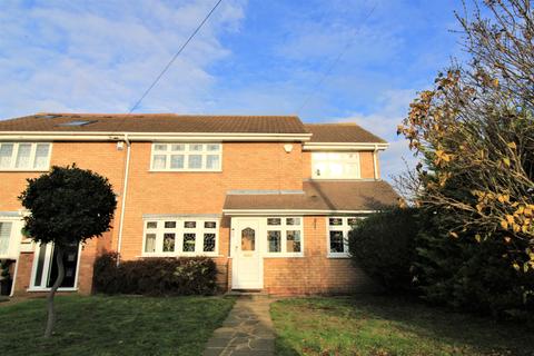 16 Leconfield Walk, Hornchurch, RM12 6NZ