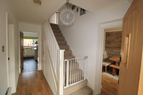 16 Leconfield Walk, Hornchurch, RM12 6NZ