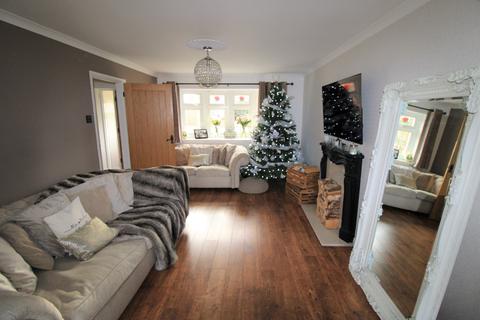 16 Leconfield Walk, Hornchurch, RM12 6NZ