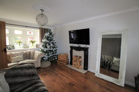 16 Leconfield Walk, Hornchurch, RM12 6NZ