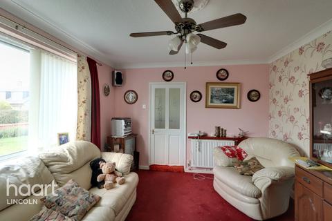 2 bedroom detached bungalow for sale - Low Church Road, Middle Rasen