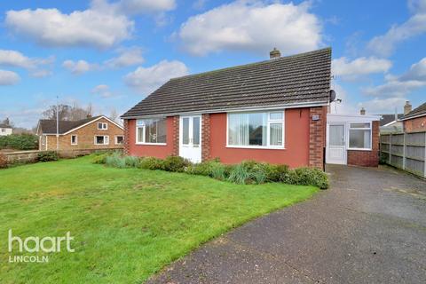 2 bedroom detached bungalow for sale - Low Church Road, Middle Rasen