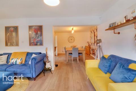 25 Turnpike Drive, Orpington, BR6 7SJ