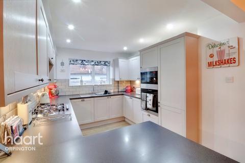 25 Turnpike Drive, Orpington, BR6 7SJ
