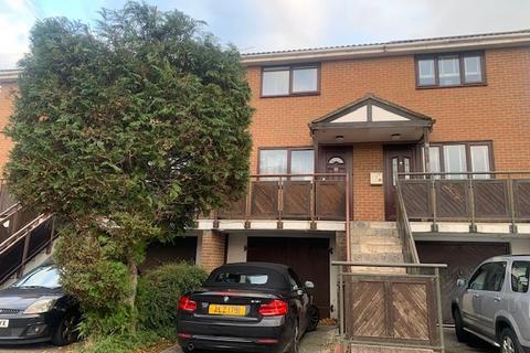 2 bedroom terraced house to rent, Hewitt Close, Gillingham, Kent, ME7