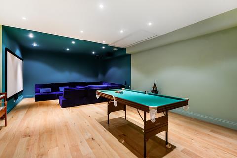Nateley House Ridgway, Pyrford, Woking, GU22 8PW