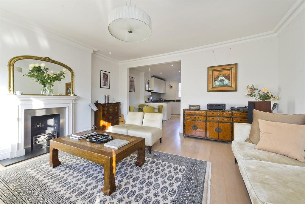 Chelsea, London, SW3 3 bed flat for sale £1,675,000