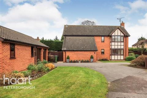 4 bedroom detached house to rent - Derby Drive