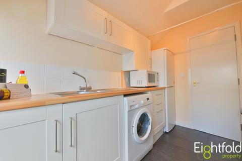 2 bedroom detached house to rent, Inverness Road, Brighton