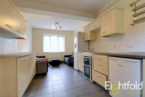 4 bedroom semi-detached house to rent, Leybourne Road, Brighton