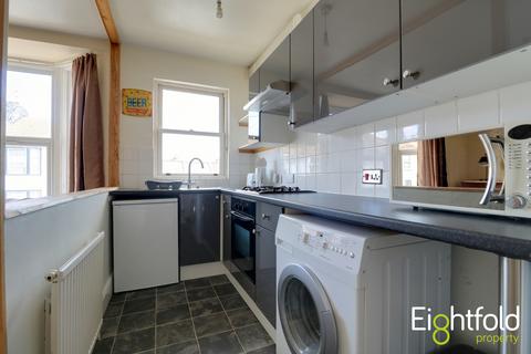 3 bedroom flat to rent, Caledonian Road, Brighton