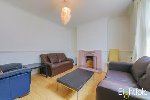 4 bedroom end of terrace house to rent, Southover Street, Brighton