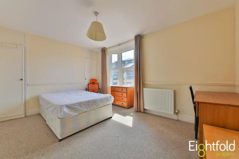 4 bedroom end of terrace house to rent, Southover Street, Brighton