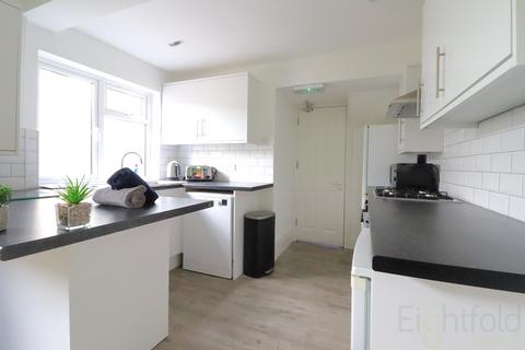 5 bedroom terraced house to rent, Hollingbury Road, Brighton