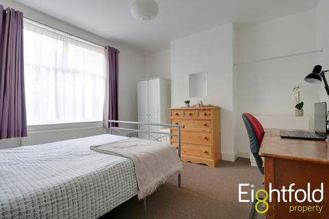 4 bedroom terraced house to rent, Coombe Road, Brighton, East Sussex