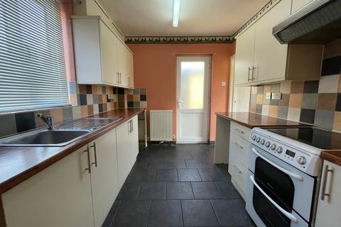 3 bedroom terraced house to rent, Boscombe Road, Carbrooke, IP25