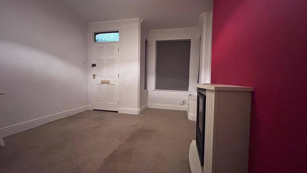 Beacon Hill Road, Newark 2 bed terraced house £695 pcm (£160 pw)