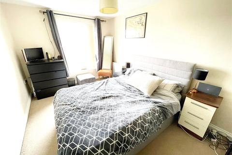2 bedroom flat for sale - Snowdon House, Blacon Point Road, Blacon, Chester, CH1