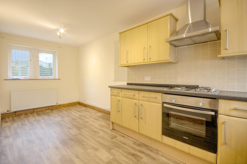 Whinfield Court, Skipton 2 bed terraced house - £750 pcm (£173 pw)