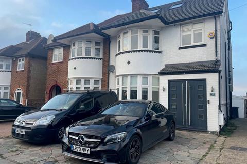 5 bedroom semi-detached house to rent - Chase Way, Southgate