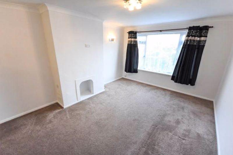 Westbrook Close, Exeter 4 bed semidetached house £1,300 pcm (£300 pw)