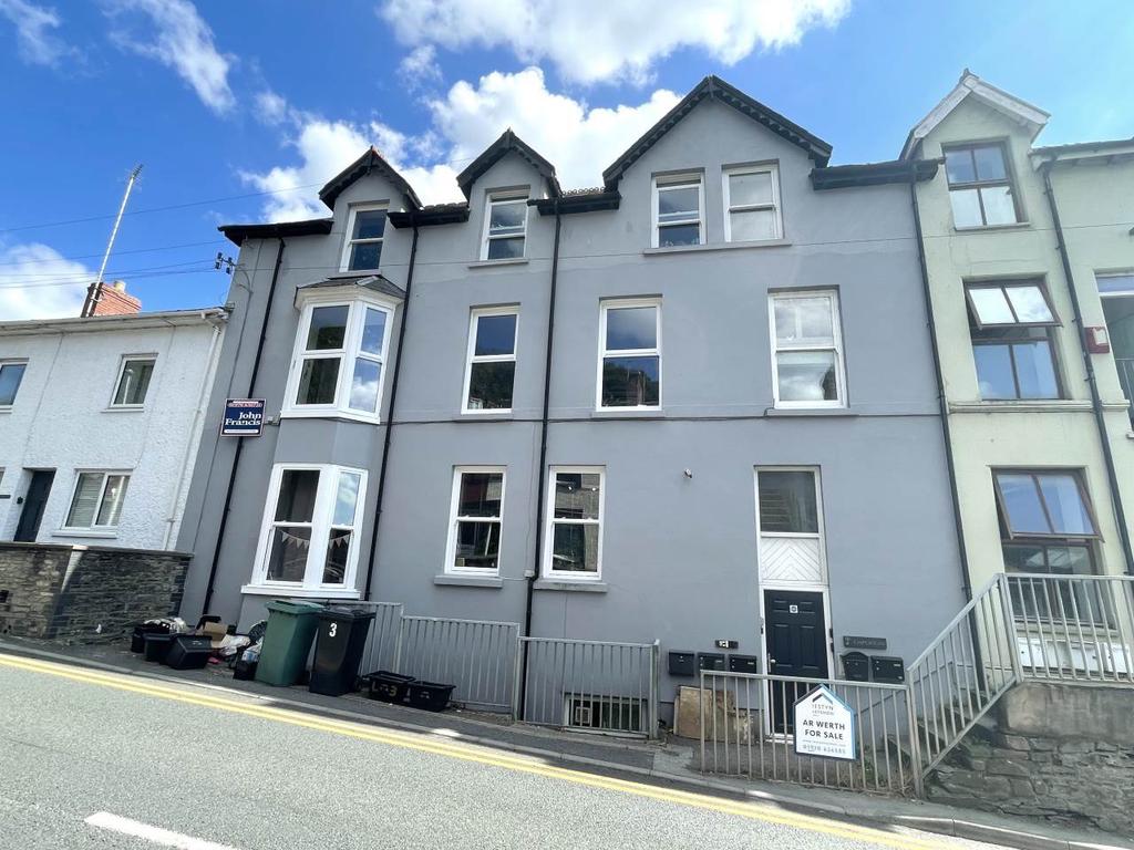 The Emporium, Talybont, Aberystwyth 1 bed flat £550 pcm (£127 pw)