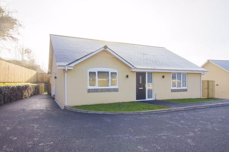 Trem Pant Glas, Pontypool REF00020728 3 bed detached bungalow for