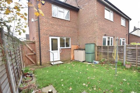 2 bedroom end of terrace house for sale - Repton Close, Luton