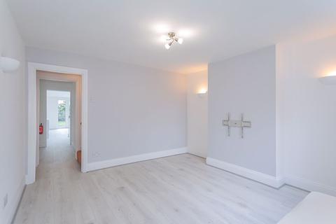 3 bedroom terraced house to rent - Myrtle Road, Sutton SM1