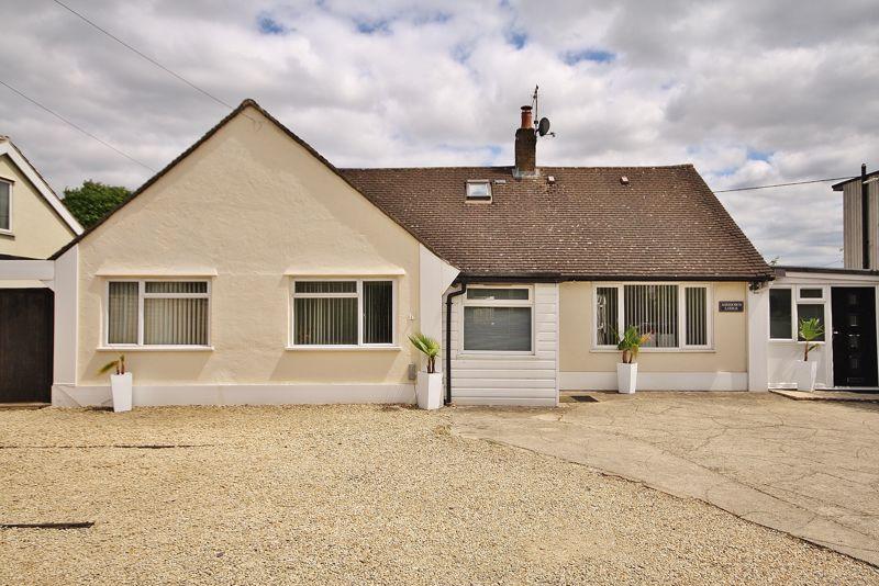 DUCKLINGTON LANE, Witney OX28 4TJ 5 bed detached house £550,000
