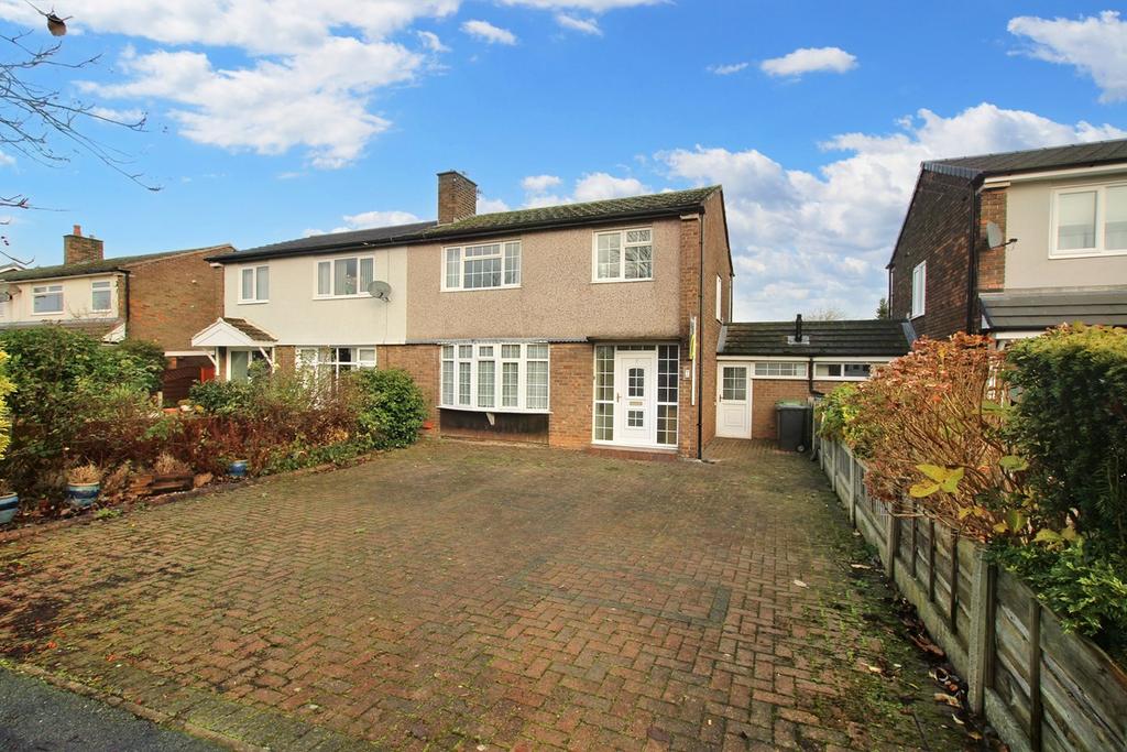 Bentham Road, Culcheth, Warrington, WA3 3 bed semidetached house £260,000